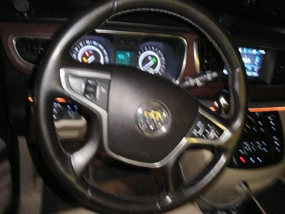 [广州·粤A] 二手别克别克GL82017款 25S 舒适型 国V