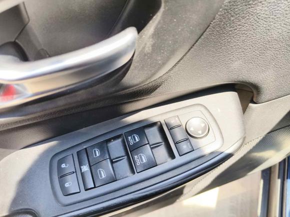 [常州·苏D] 二手Jeep自由光2016款 2.0L 优越版