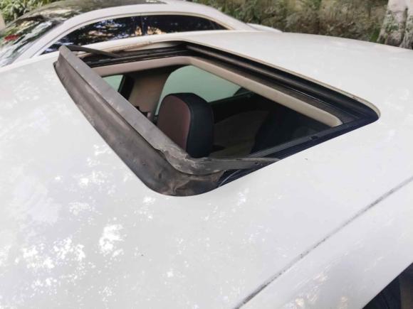 [成都·川A] 二手别克威朗2017款 三厢 15S 自动领先型