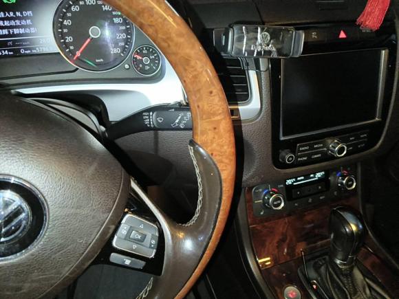 [杭州·浙A] 二手大众途锐2011款 3.0TSI 高配型