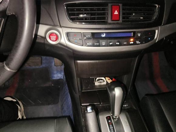 [西安·陕U] 二手本田歌诗图2014款 2.4L 豪华版