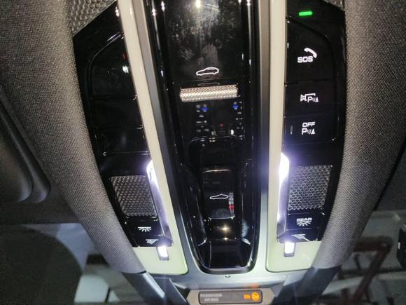 [常州·苏D] 二手保时捷Cayenne2023款 Cayenne S 2.9T 铂金版