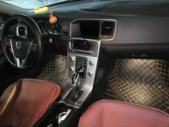 [青岛·鲁U] 二手沃尔沃沃尔沃S602017款 S60L T5 智驭版