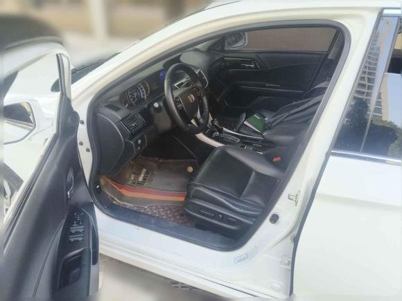 [武汉·鄂J] 二手本田雅阁2016款 2.0L 豪华版