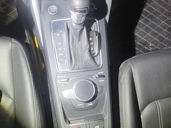 [武汉·鄂A] 二手奥迪奥迪Q2L2018款 35 TFSI 豪华致雅型 国V