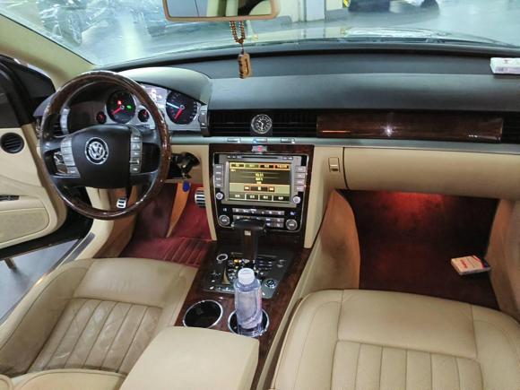 [上海·沪D] 二手大众辉腾2011款 3.6L V6 5座加长舒适版