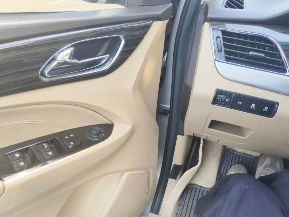 [广州·粤S] 二手宝骏宝骏7302016款 1.8L iAMT豪华型 7座