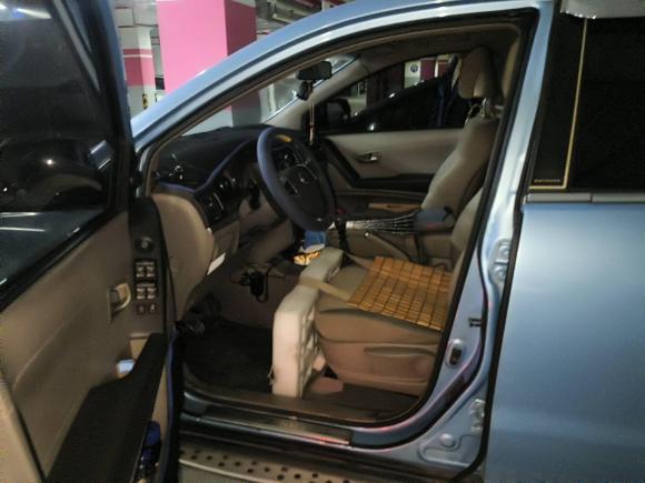 [上海·鲁F] 二手双龙柯兰多2011款 2.0T 柴油两驱手动舒适导航版