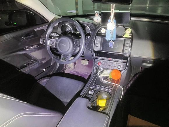 [济南·鲁A] 二手捷豹捷豹XE2017款 2.0T 200PS R-Sport