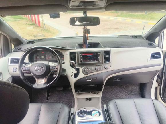 [南通·苏F] 二手丰田SIENNA2011款 2.7L 两驱自动型