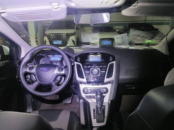 [成都·川A] 二手福特福克斯2012款 两厢 2.0L 自动豪华运动型