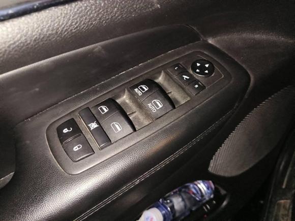 [广州·粤R] 二手Jeep大切诺基2020款 3.0L 精英导航版