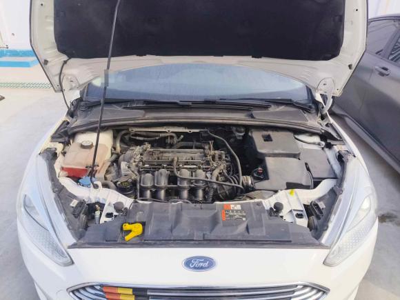 [青岛·鲁B] 二手福特福克斯2018款 三厢经典 1.6L 手动风尚型智行版