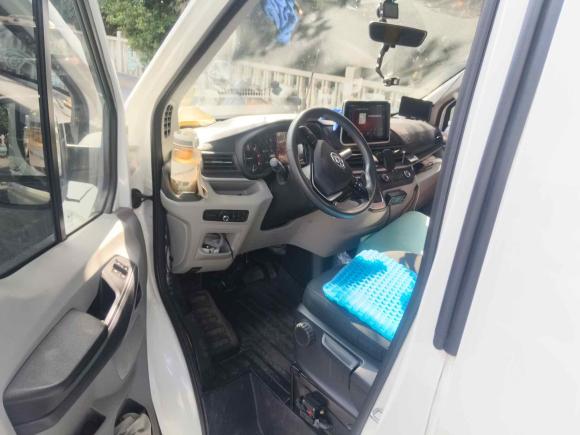 [深圳·粤B] 二手大通新途V902021款 2.0T自动智运王后驱单胎长轴高顶7座