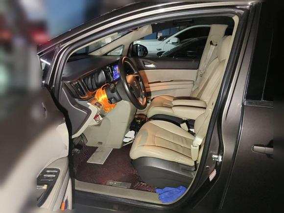 [成都·川A] 二手别克别克GL82011款 2.4L CT豪华商务舒适版