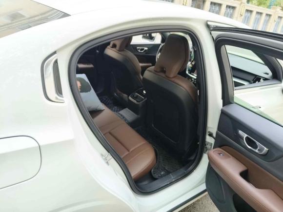 [上海·沪A] 二手沃尔沃沃尔沃S60插电式混动2022款 T8 E驱混动 四驱智逸豪华版