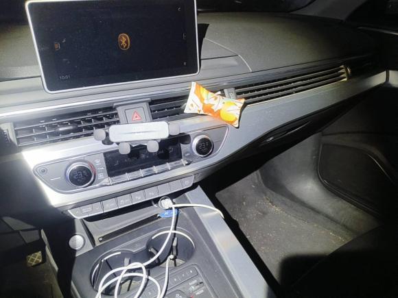 [青岛·鲁U] 二手奥迪奥迪A4L2019款 40 TFSI 时尚型 国VI