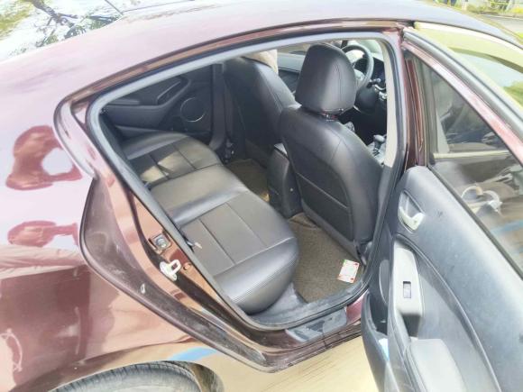 [武汉·鄂A] 二手起亚起亚K32013款 1.6L 自动GLS