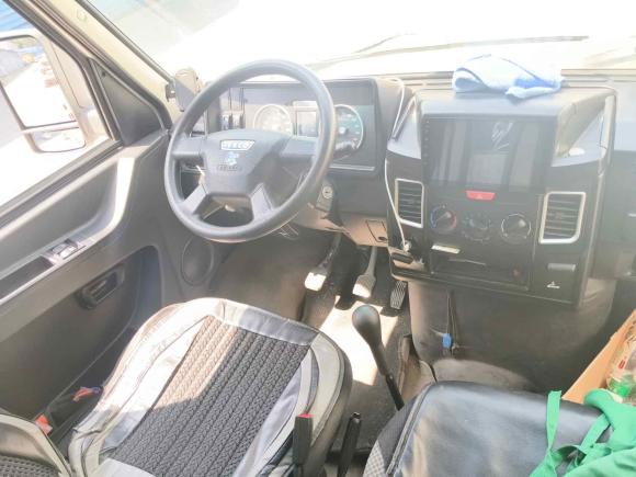 [无锡·苏B] 二手依维柯依维柯得意2021款 2.5T A35 M1客车5-9座短轴中顶双胎侧拉门