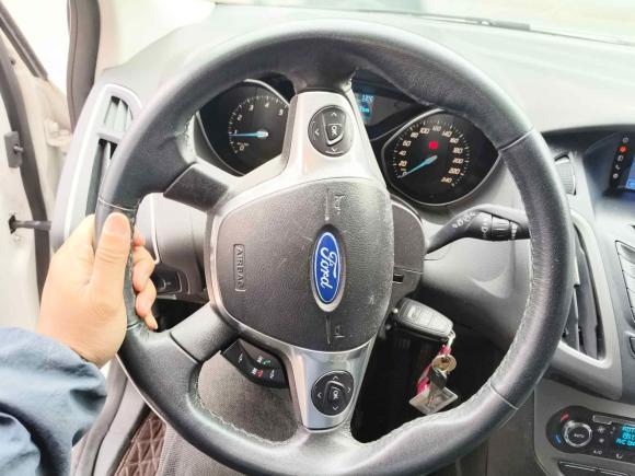 [南通·苏M] 二手福特福克斯2012款 两厢 1.6L 自动风尚型