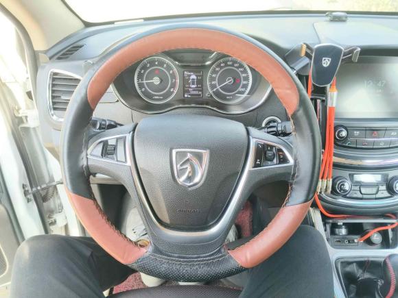 [青岛·鲁B] 二手宝骏宝骏5602015款 1.8L 手动豪华型