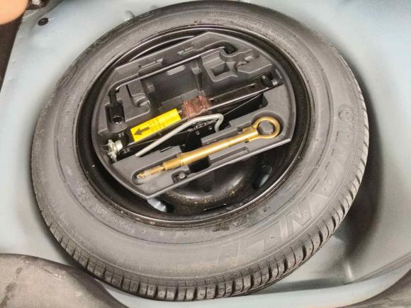 [南昌·赣A] 二手雪铁龙雪铁龙C3-XR2015款 1.6L 手动先锋型