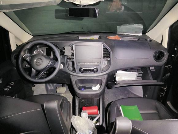 [无锡·苏B] 二手奔驰威霆2023款 2.0T 精英版 7座