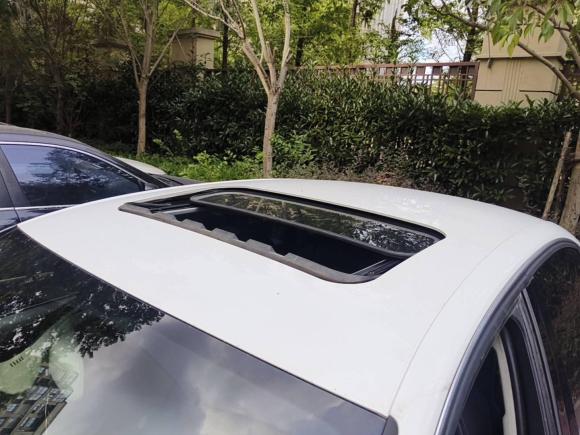 [南通·苏F] 二手奥迪奥迪A4L2015款 35 TFSI 自动标准型