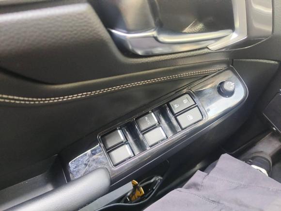 [深圳·粤B] 二手五十铃D-MAX2021款 1.9T手动四驱柴油Global劲动型RZ4E