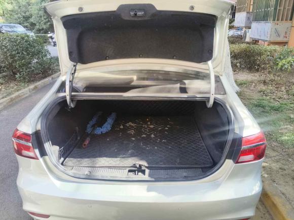 [上海·沪A] 二手荣威荣威i6新能源2019款 PLUS 50T 4G互联荣耀豪华版