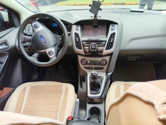 [无锡·苏B] 二手福特福克斯2012款 三厢 1.6L 手动风尚型