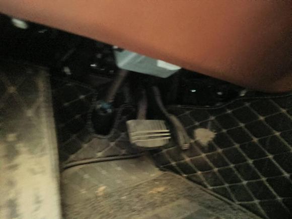 [青岛·鲁B] 二手众泰众泰SR92017款 2.0T 自动极致之梦版