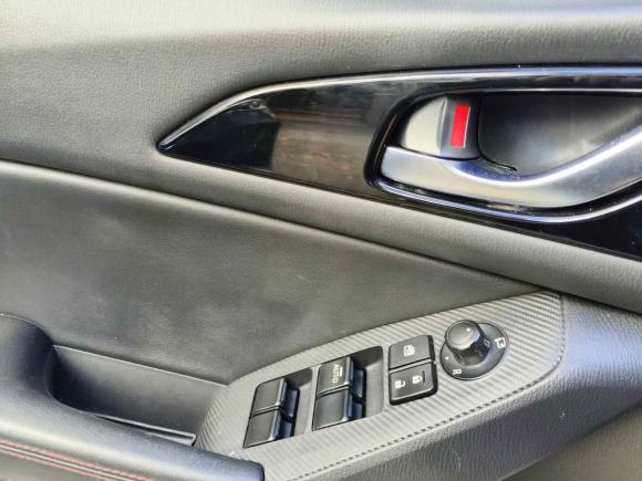 [上海·沪B] 二手马自达马自达3 昂克赛拉2016款 两厢 2.0L 自动旗舰型