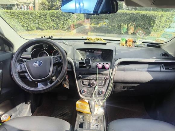 [上海·沪E] 二手奔腾奔腾X802015款 2.0L 自动豪华型