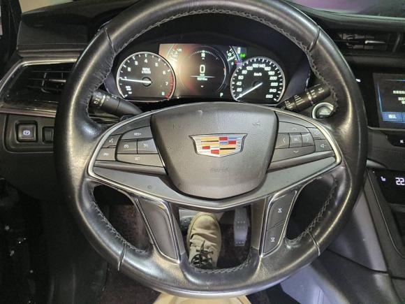 [武汉·鄂E] 二手凯迪拉克凯迪拉克XT52018款 28T 四驱豪华型