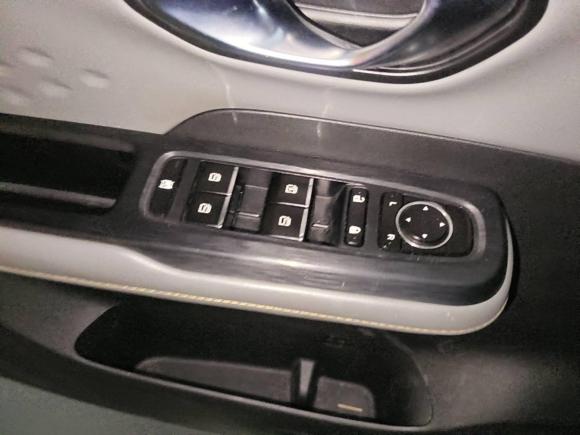 [深圳·粤B] 二手埃安AION Y2021款 70 畅享活力版