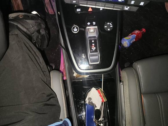 [上海·沪A] 二手奥迪奥迪Q4 e-tron2022款 50 e-tron quattro 创境版