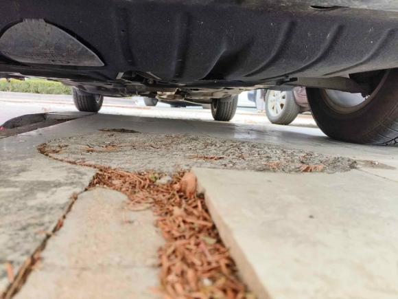 [青岛·鲁B] 二手Jeep自由光2016款 2.4L 专业智能版