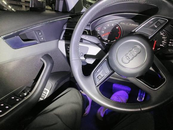 [上海·沪H] 二手奥迪奥迪A4L2018款 30周年年型 30 TFSI 进取型