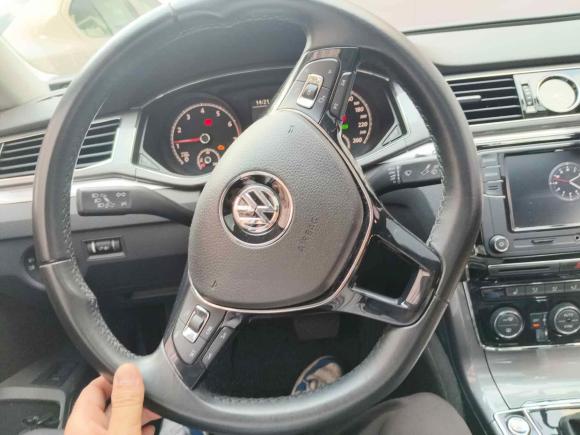 [上海·沪F] 二手大众帕萨特2017款 330TSI DSG尊荣版