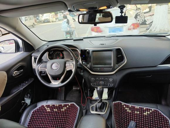 [成都·川A] 二手Jeep自由光2017款 2.0L 优越版
