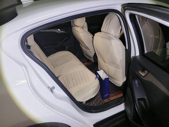 [青岛·鲁B] 二手福特福克斯2019款 三厢 EcoBoost 180 自动锋潮型