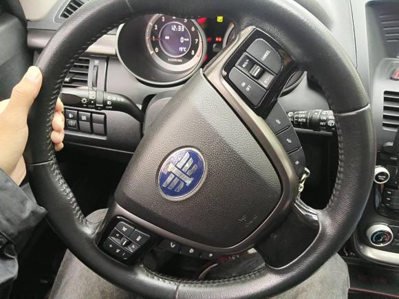 [上海·苏K] 二手奔腾奔腾X802015款 1.8T 自动豪华型