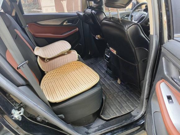 [武汉·鄂A] 二手宝骏宝骏5602015款 1.8L 手动精英型