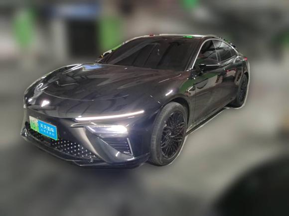 哪吒汽车哪吒S2022款 增程版 1160km 后驱中版「青岛二手车」「天天拍车」