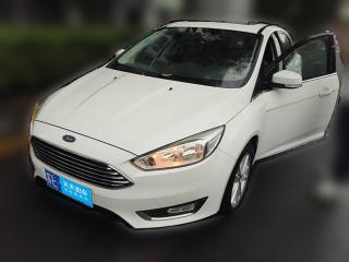 福特福克斯2017款 三厢 EcoBoost 180 自动精英型