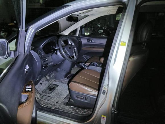 [无锡·苏B] 二手比亚迪比亚迪M62015款 2.4L 自动尊贵版