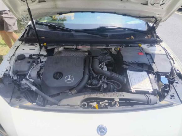 [上海·沪C] 二手奔驰奔驰A级2019款 A 200 L 运动轿车