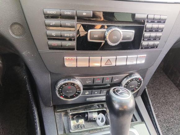 [上海·沪G] 二手奔驰奔驰C级2011款 C 200 CGI 时尚型