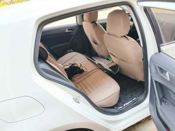 [青岛·鲁B] 二手大众高尔夫2015款 1.6L 手动时尚型